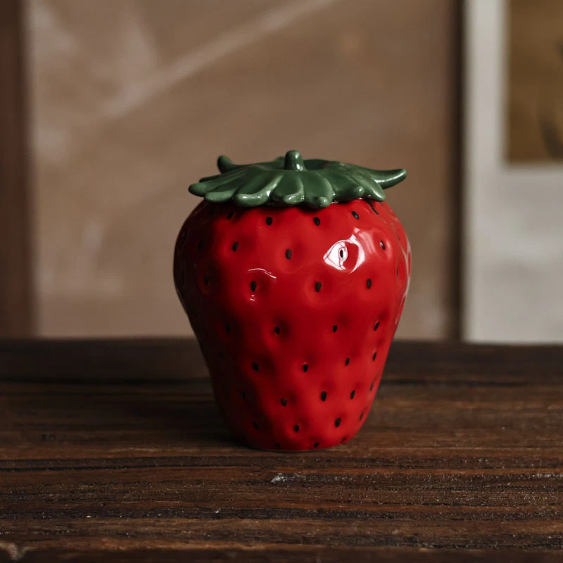 【陶珊居】 红色草莓茶叶罐（Q2899）