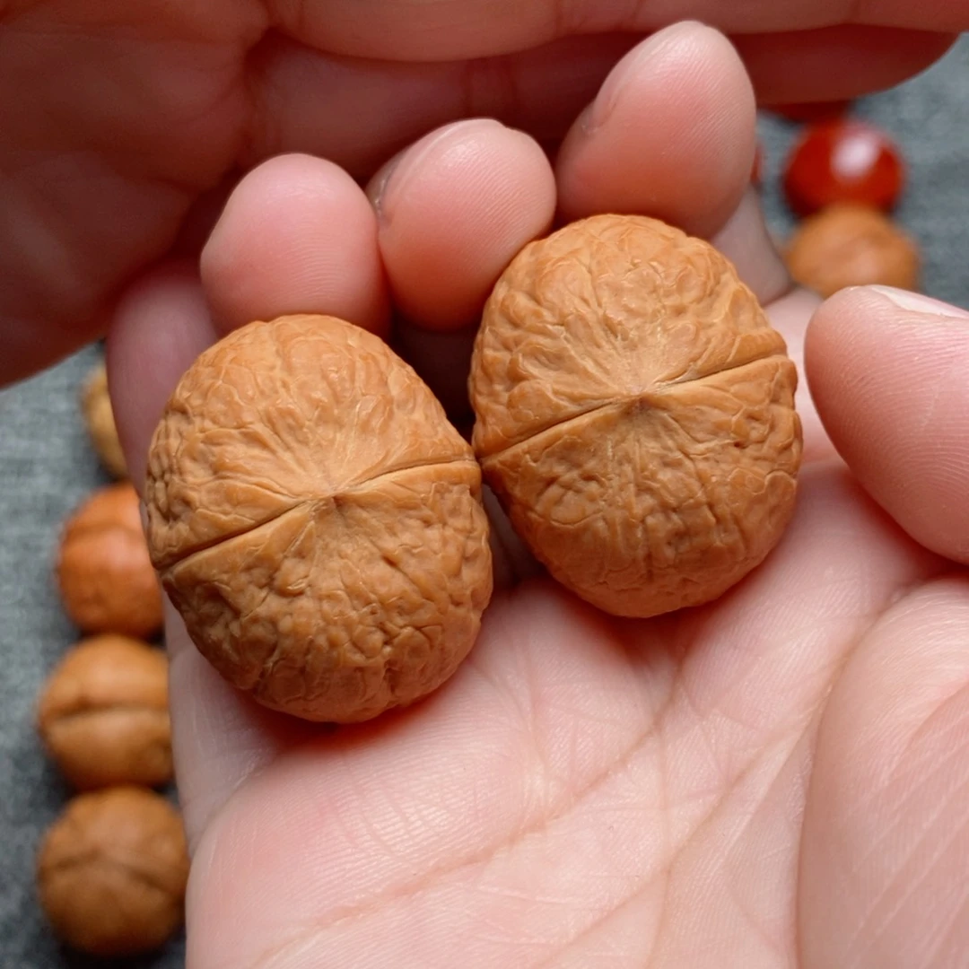 文玩核桃吊坠手捻福瓜元宝