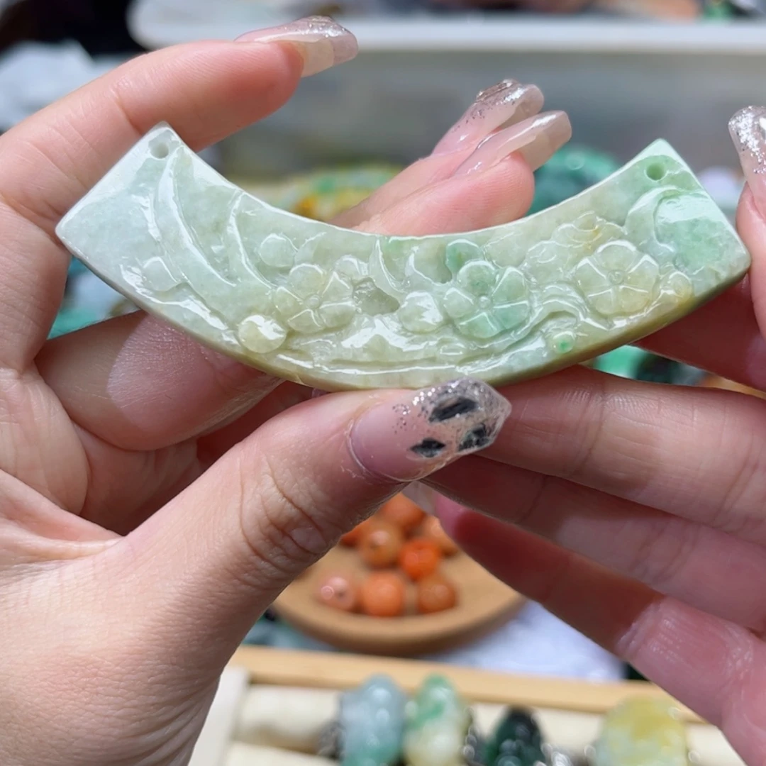 【闪购商品】翡翠颈饰未镶嵌