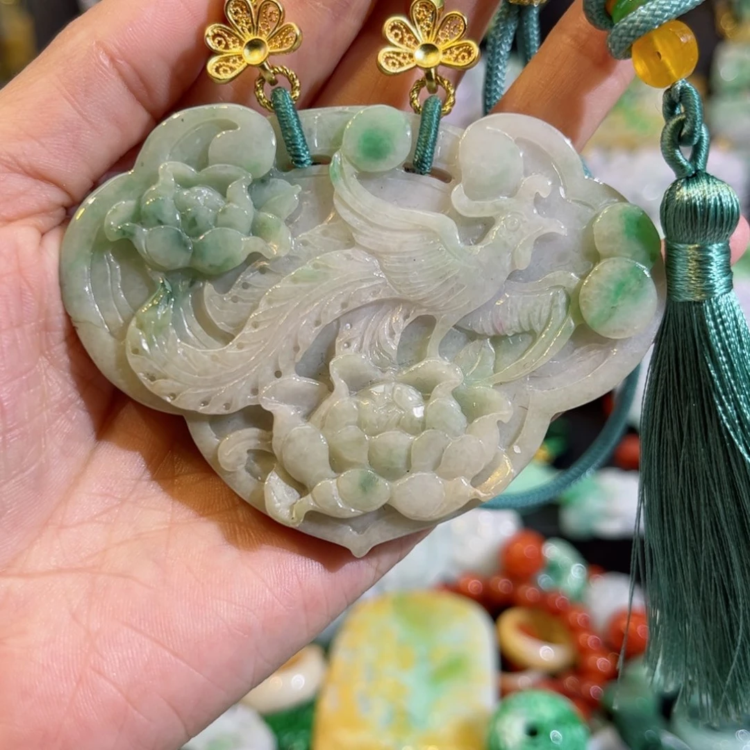 翡翠颈饰未镶嵌待编款