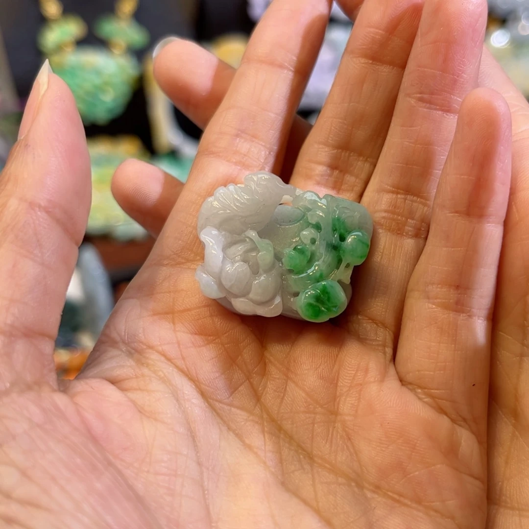 翡翠颈饰未镶嵌待编款