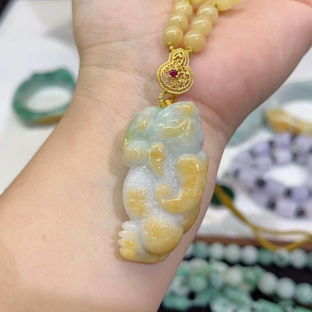 翡翠颈饰未镶嵌待编织