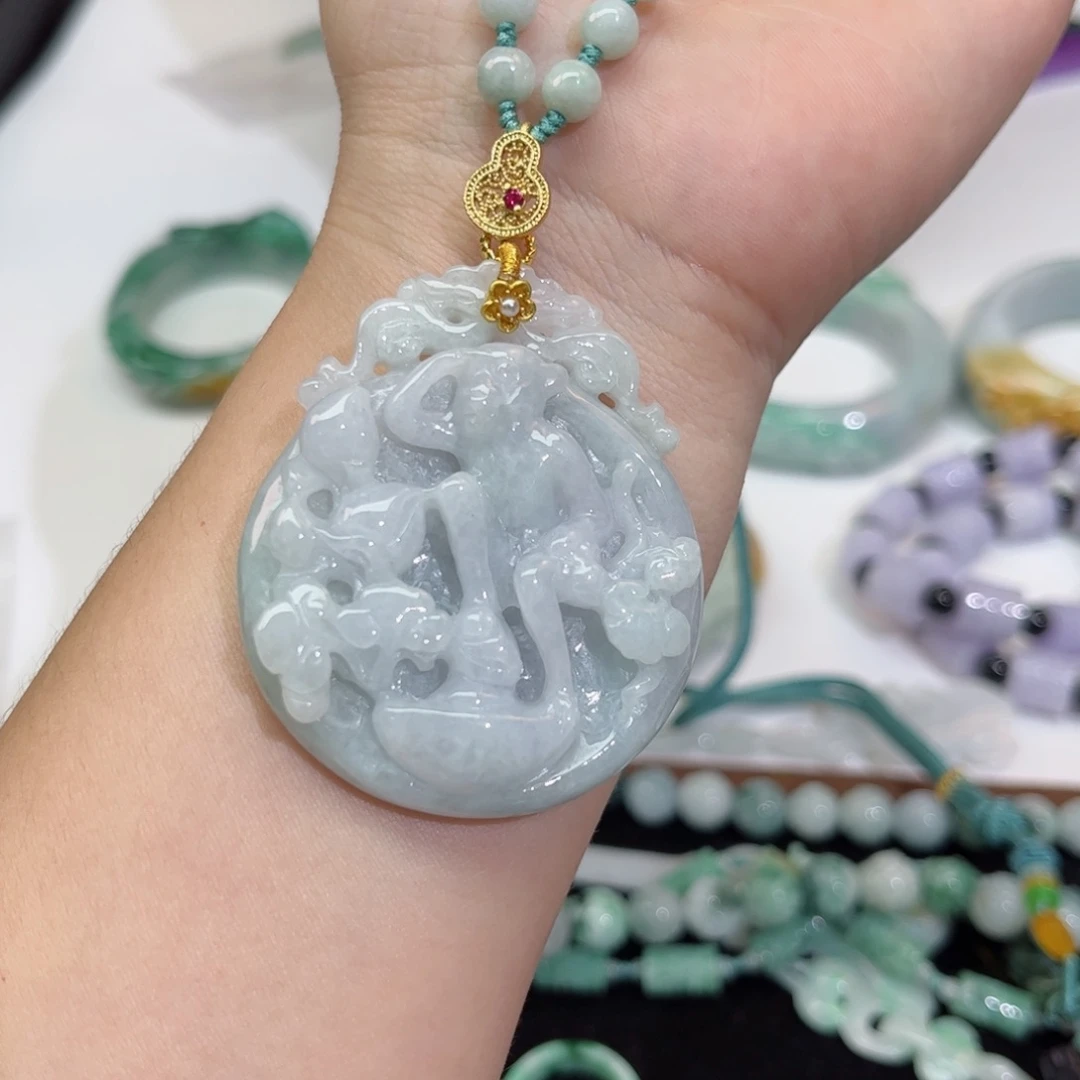 翡翠颈饰未镶嵌待编织