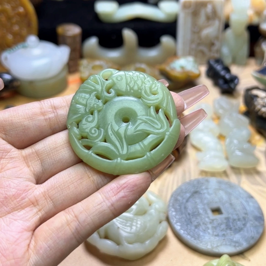 【闪购商品】蛇纹石玉颈饰未镶嵌