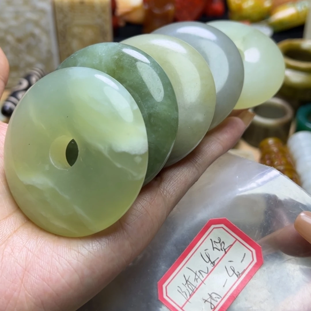 【闪购商品】蛇纹石玉颈饰未镶嵌
