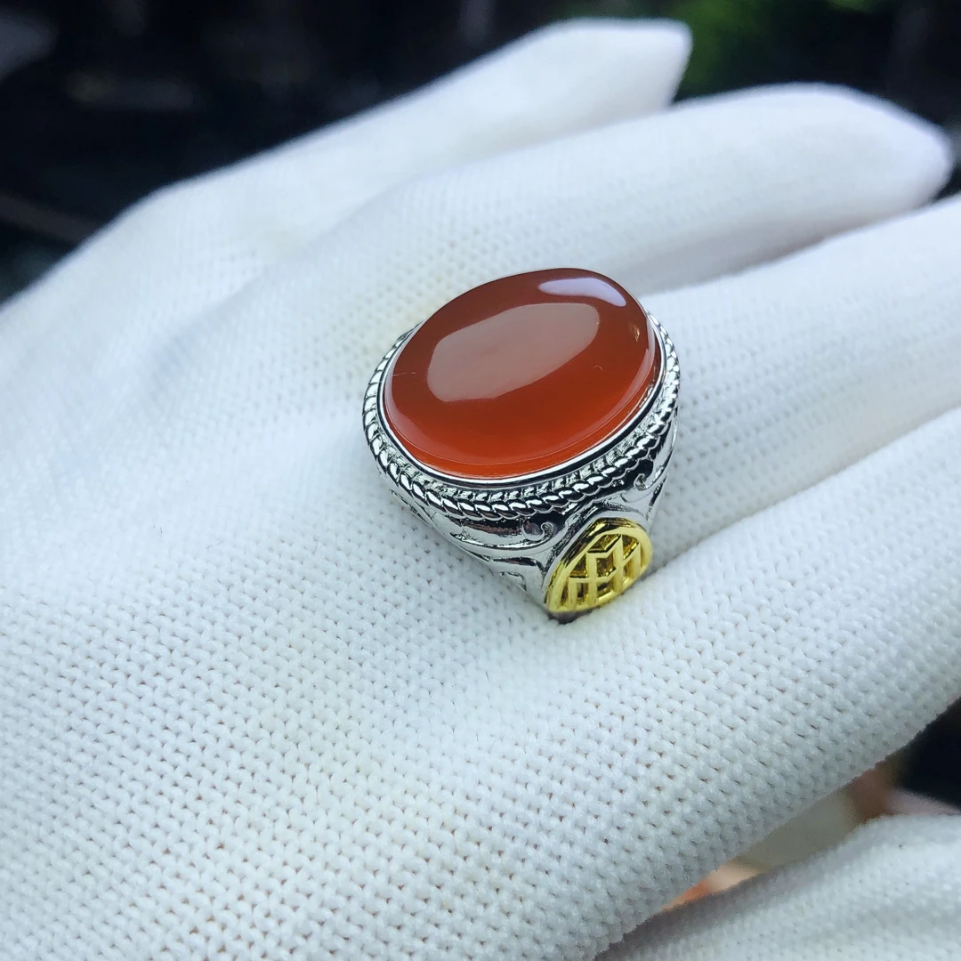 那是霸气樱红戒指天然颜色会有些许差异拍一发一随机发货