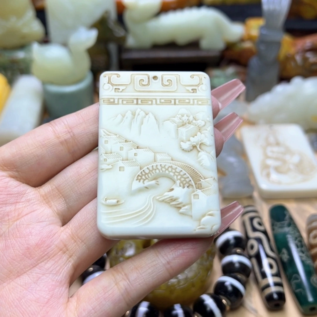 【闪购商品】蛇纹石玉颈饰未镶嵌