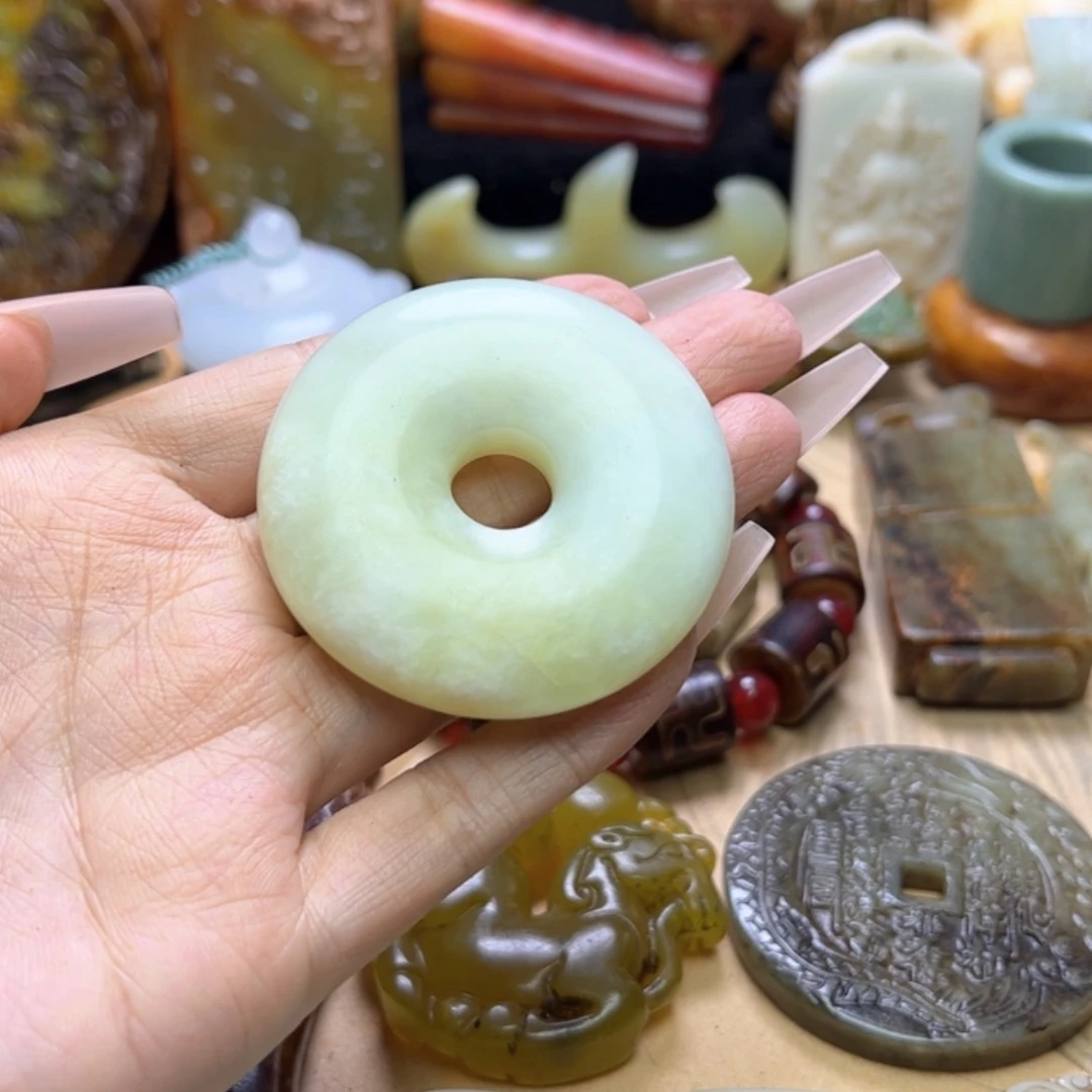 【闪购商品】蛇纹石玉颈饰未镶嵌