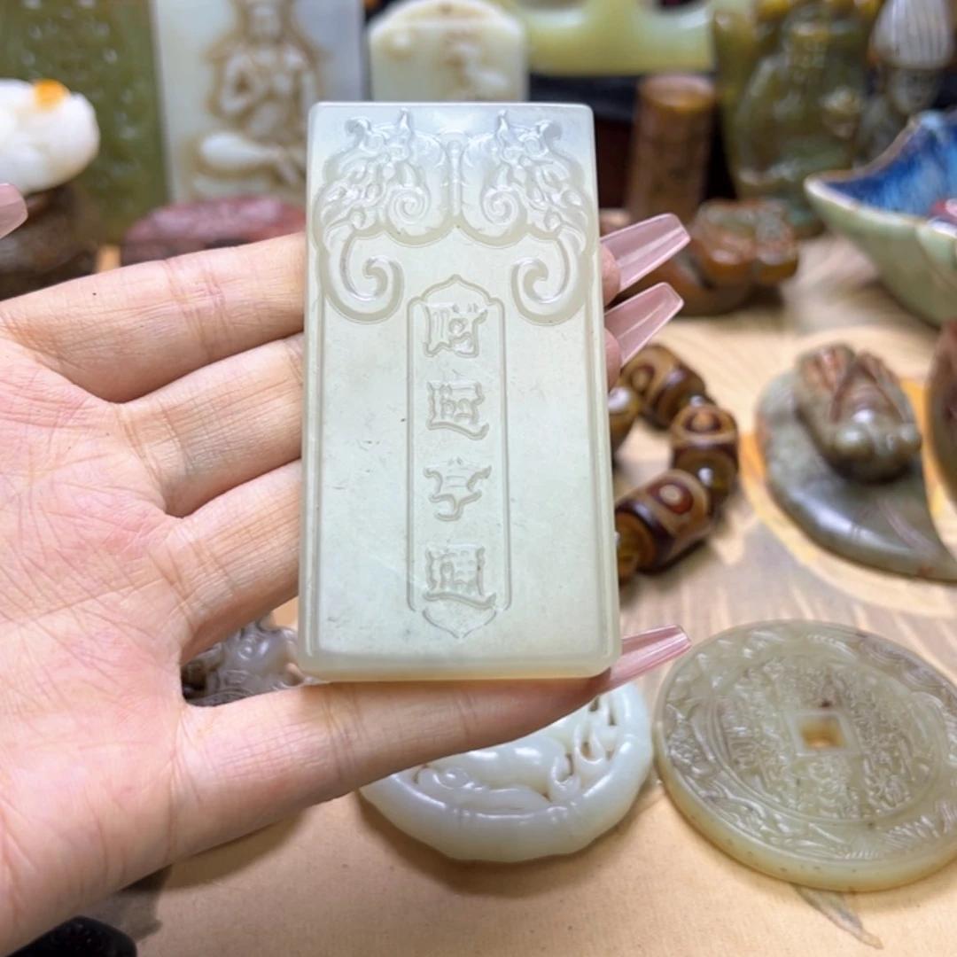 【闪购商品】蛇纹石玉颈饰未镶嵌