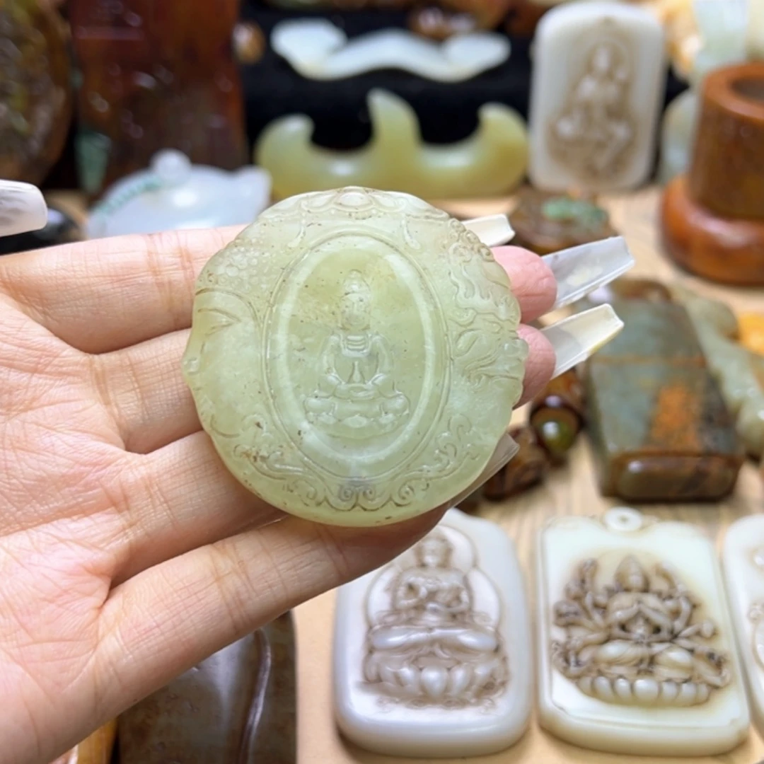 【闪购商品】蛇纹石玉颈饰未镶嵌