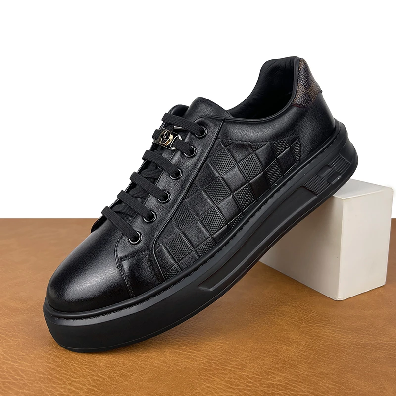 真皮板鞋男士2025春秋新款时尚百搭透气轻便运动休闲皮鞋通勤男鞋