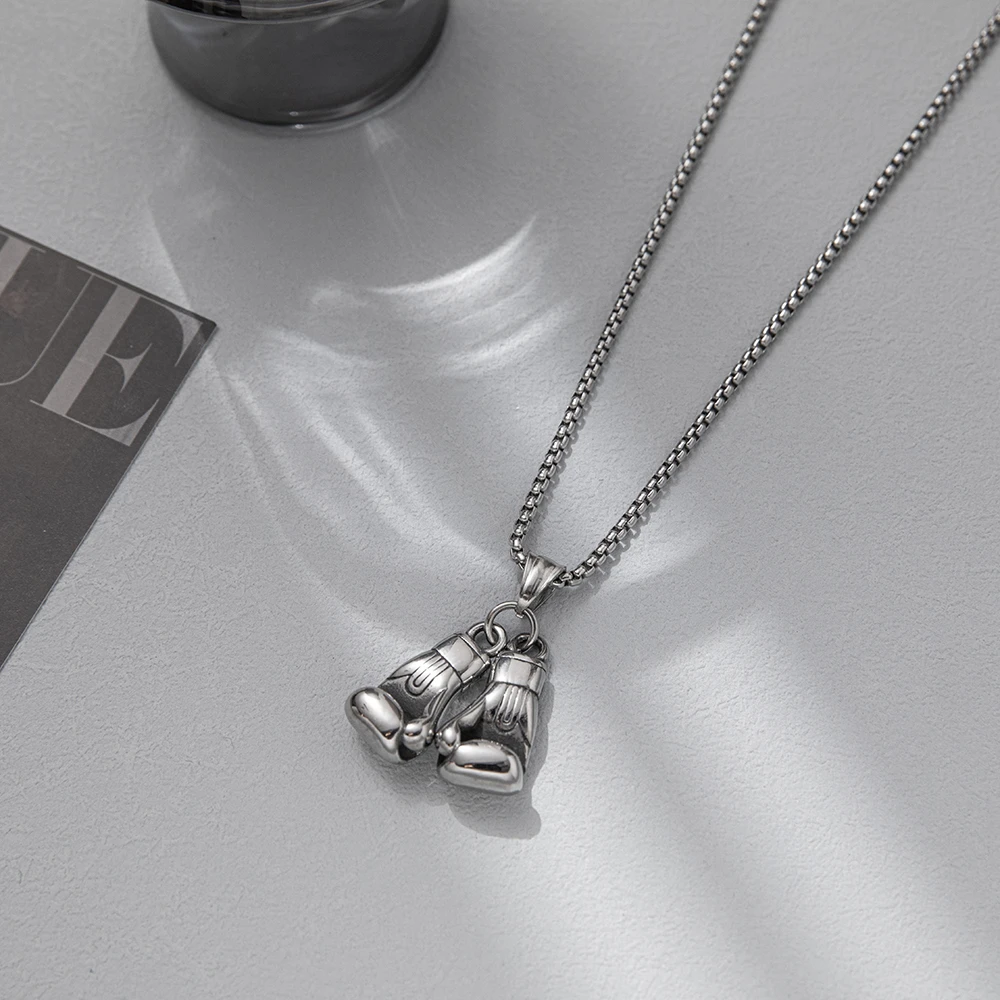 钛钢项链 欧美嘻哈朋克拳击手套钛钢项链不掉色