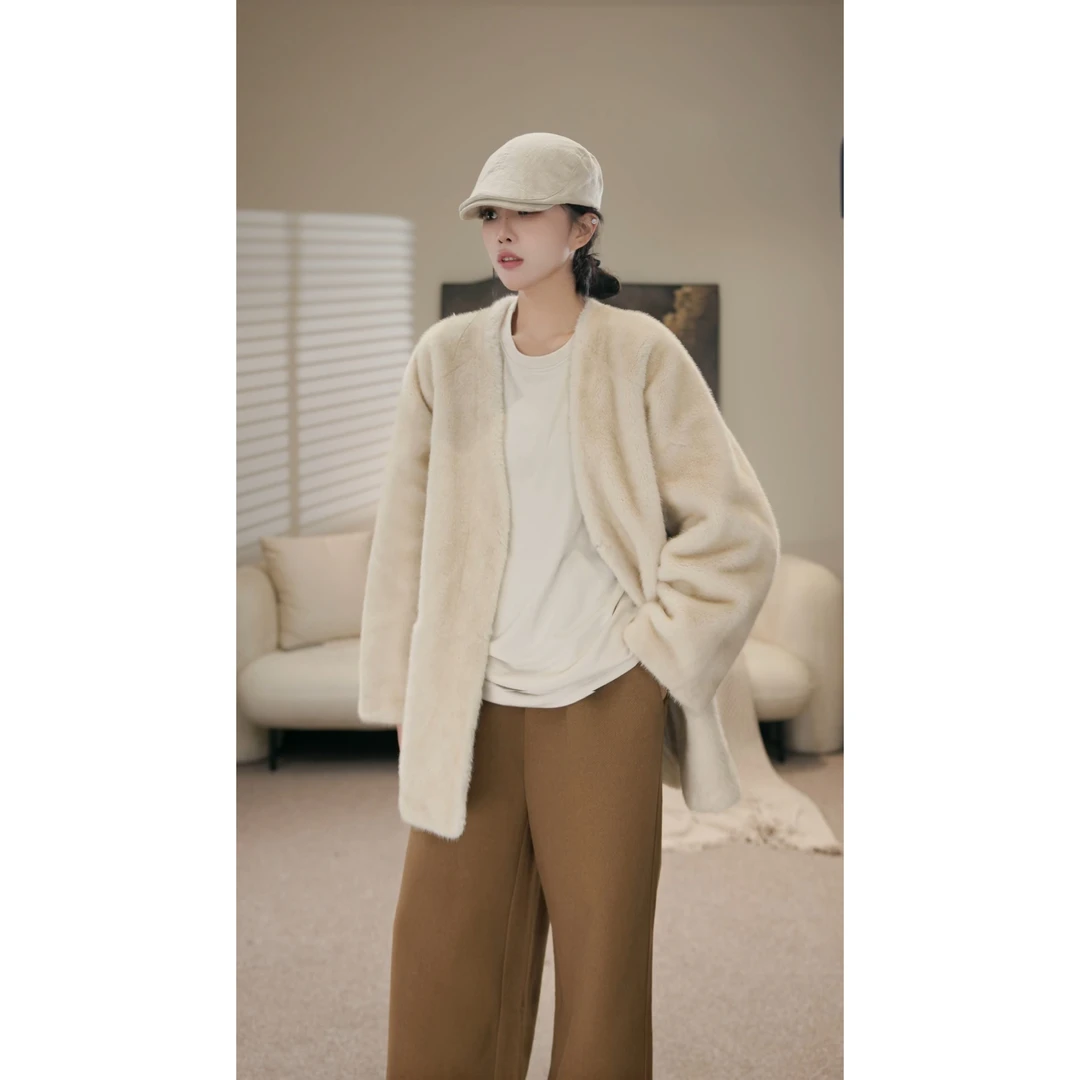 卢尚原创/   挂扣毛毛外套7120