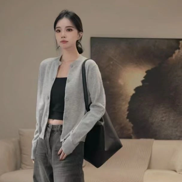 卢尚原创百搭简约风定制开衫6383