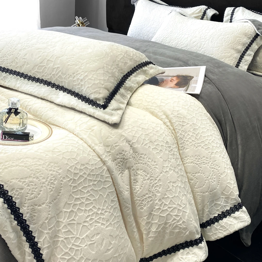 高端雕花牛奶绒四件套轻奢床上用品冬季珊瑚法莱绒床单被套三件套