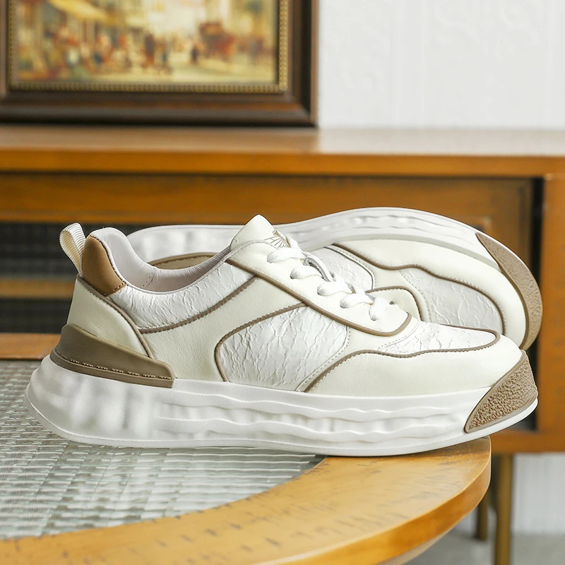 德赛新款秋季真皮透气休闲男鞋百搭时尚潮流国货运动高端低帮板鞋