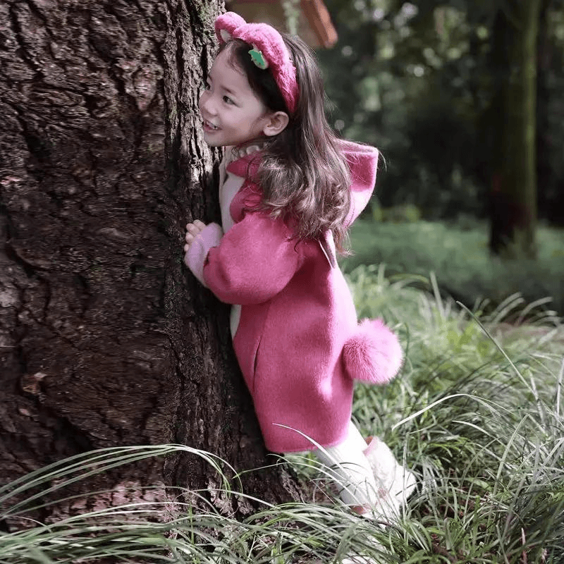 女童冬装草莓熊呢大衣2023新款洋气宝宝冬季三层加棉加厚呢子外套