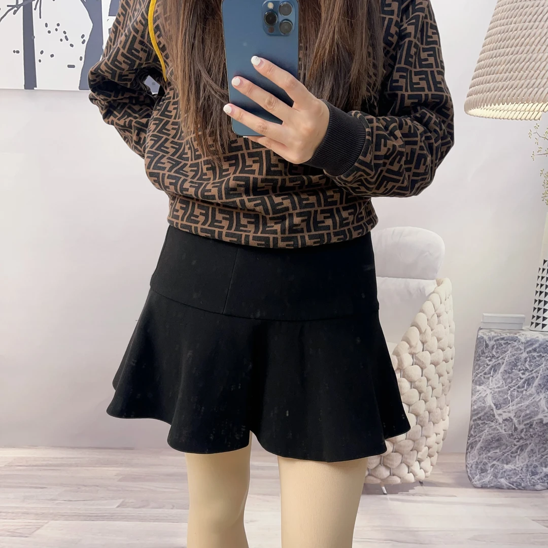 95新 MIU MIU/缪缪 麦殿/女士短裙36码黑色/240924VWCWQ10