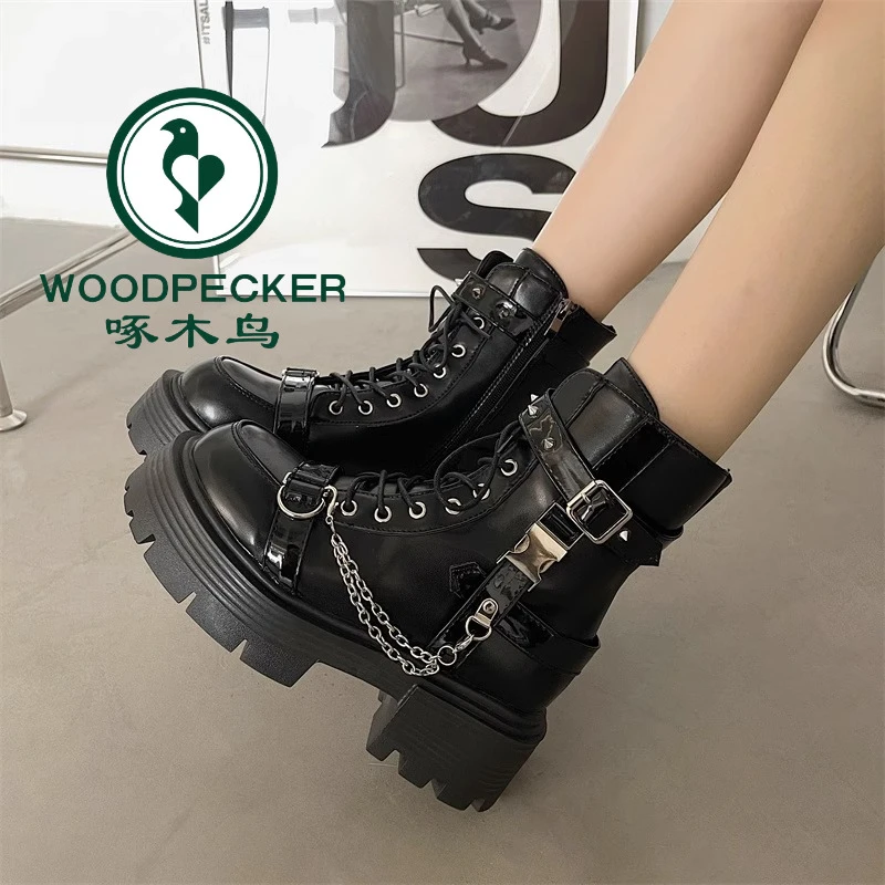 啄木鸟厚底马丁靴女2024冬季新款黑色百搭机车靴增高英伦风短靴潮