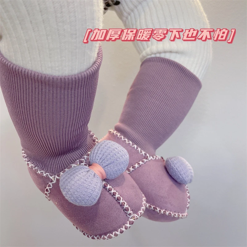 羊皮毛一体秋冬季加绒加厚新生婴儿鞋子宝宝软底保暖6-12个月防掉