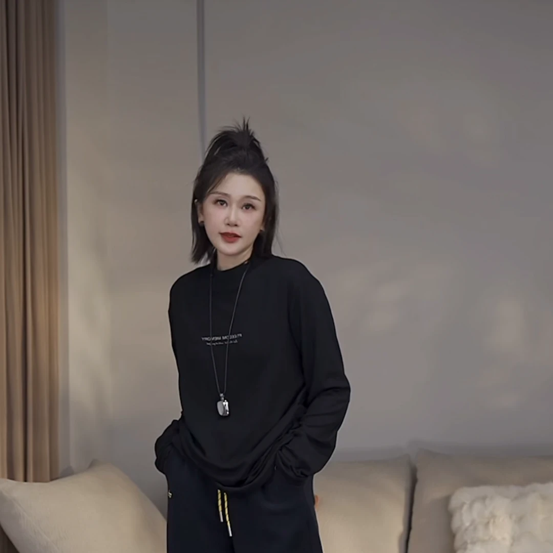 JW/静稳2024-冬新品时尚休闲女款减龄字母图案长袖磨毛T恤8883927