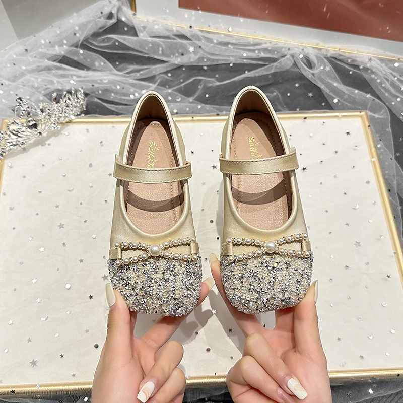 女童公主鞋2024新款春秋百搭儿童水晶鞋软底小女孩演出走秀单鞋