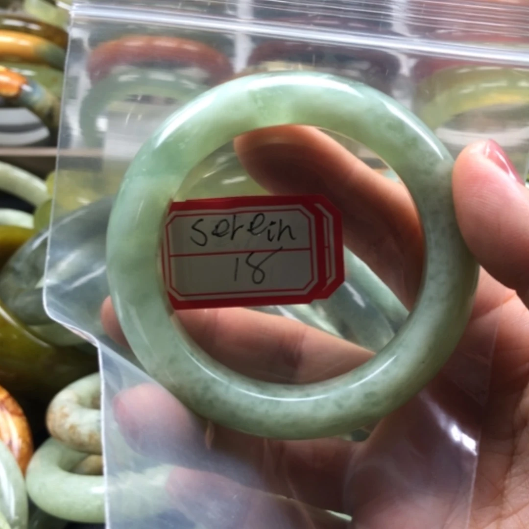 【闪购商品】蛇纹石玉手镯未镶嵌?****?