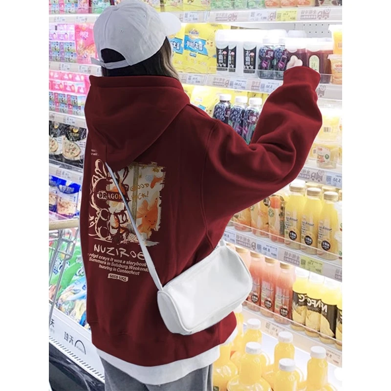 新年酒红色连帽加绒慵懒风卫衣女2024春爆款宽松情侣中长款上衣服