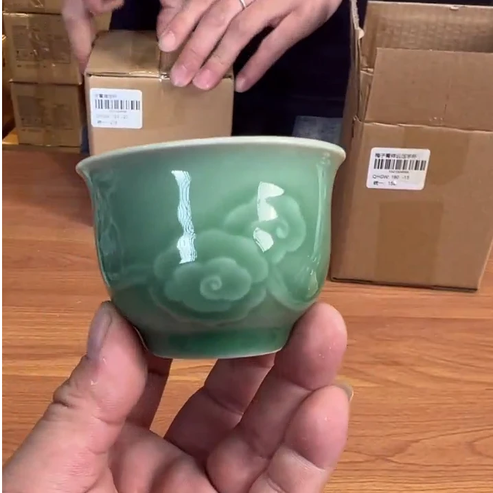 梅子青祥云青瓷铃铛杯