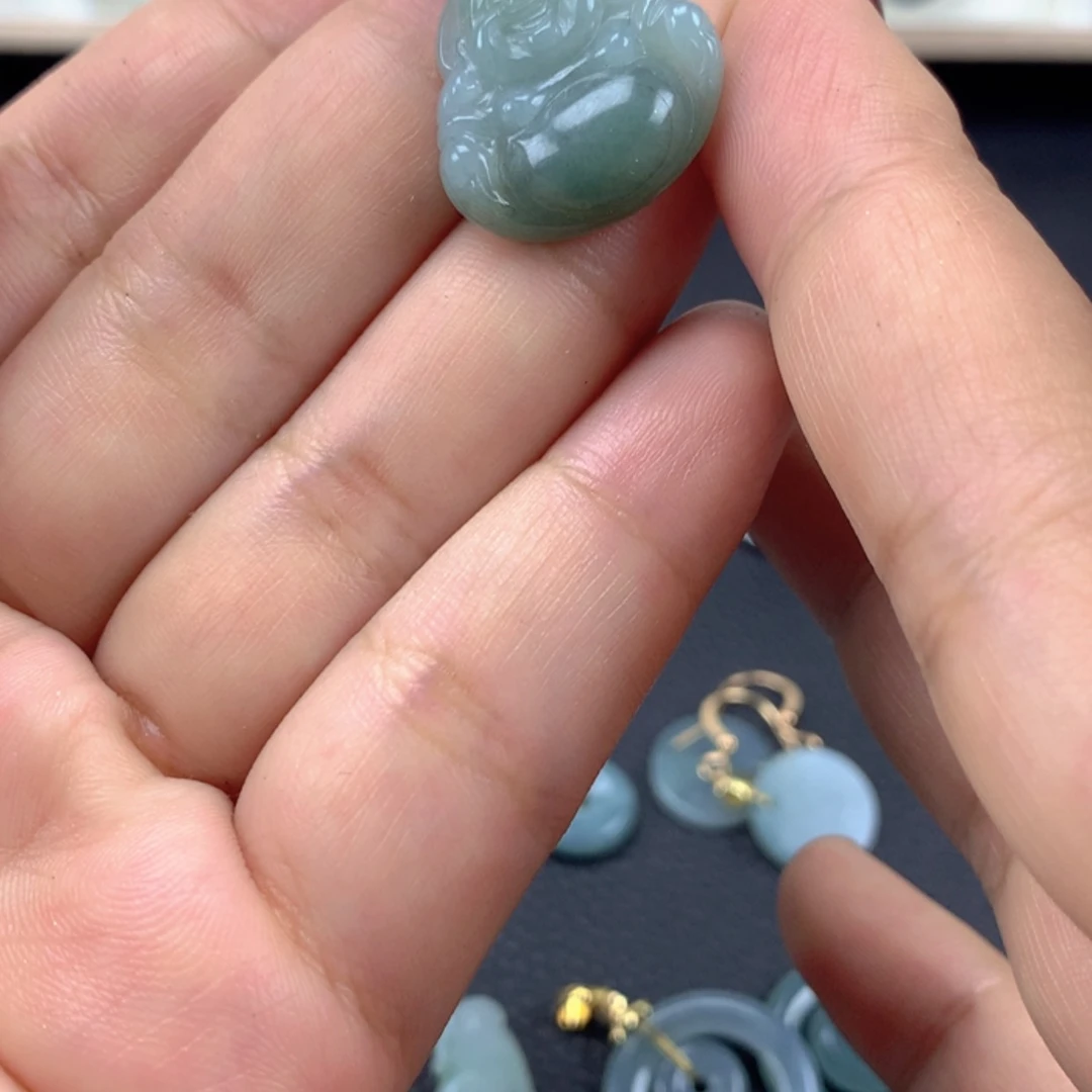 【闪购商品】翡翠颈饰未镶嵌