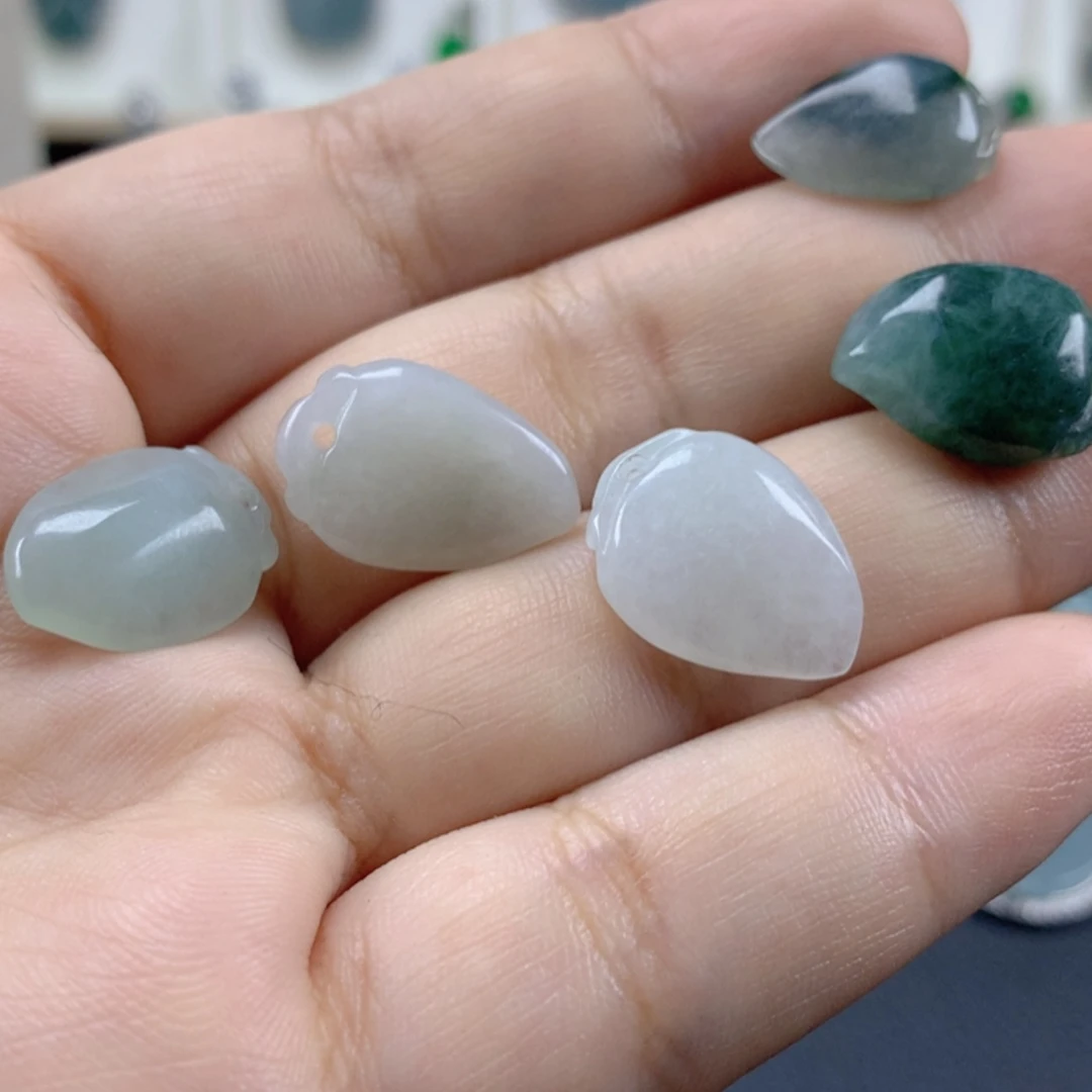 【闪购商品】翡翠颈饰未镶嵌
