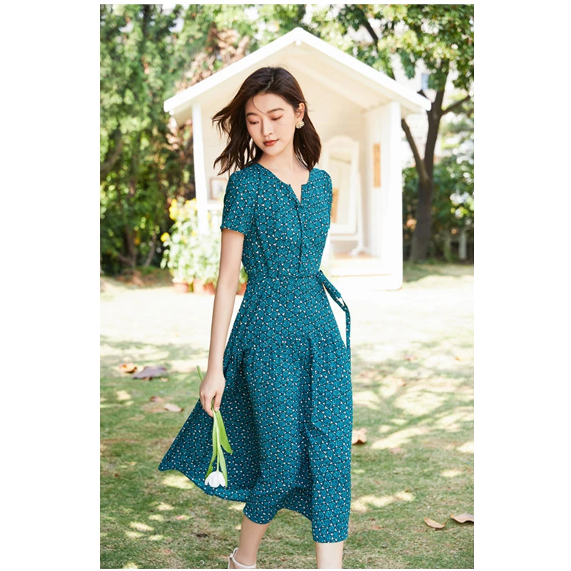 【蒙妮凯】夏季6186新款时尚气质显瘦身律动莫兰迪连衣裙