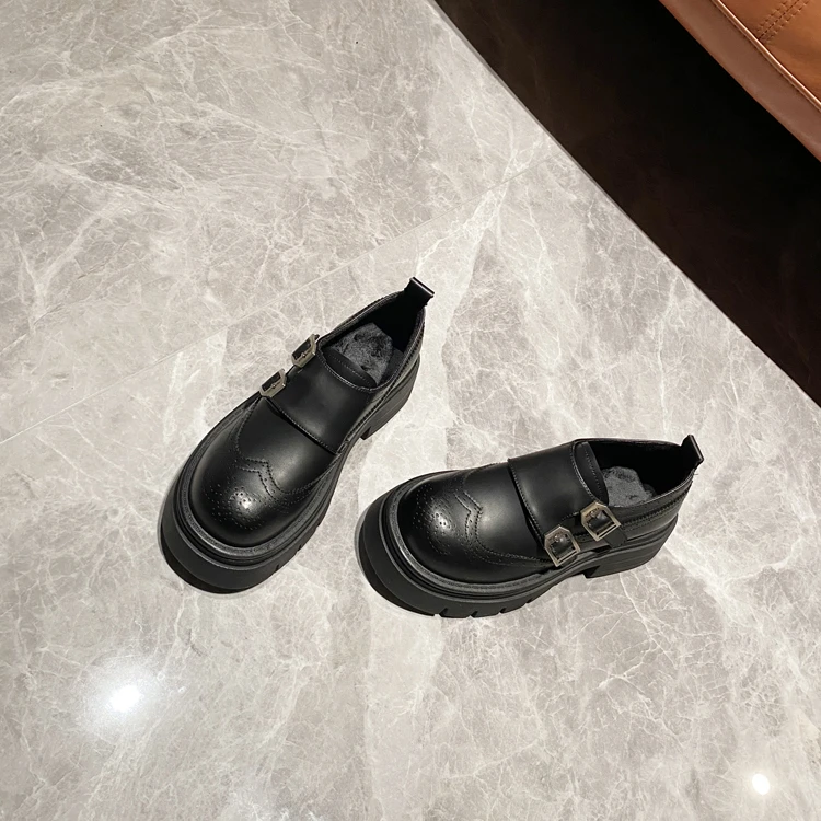 布洛克雕花~韩国单真皮加绒厚底乐福鞋女2024冬新款小皮鞋jk女鞋