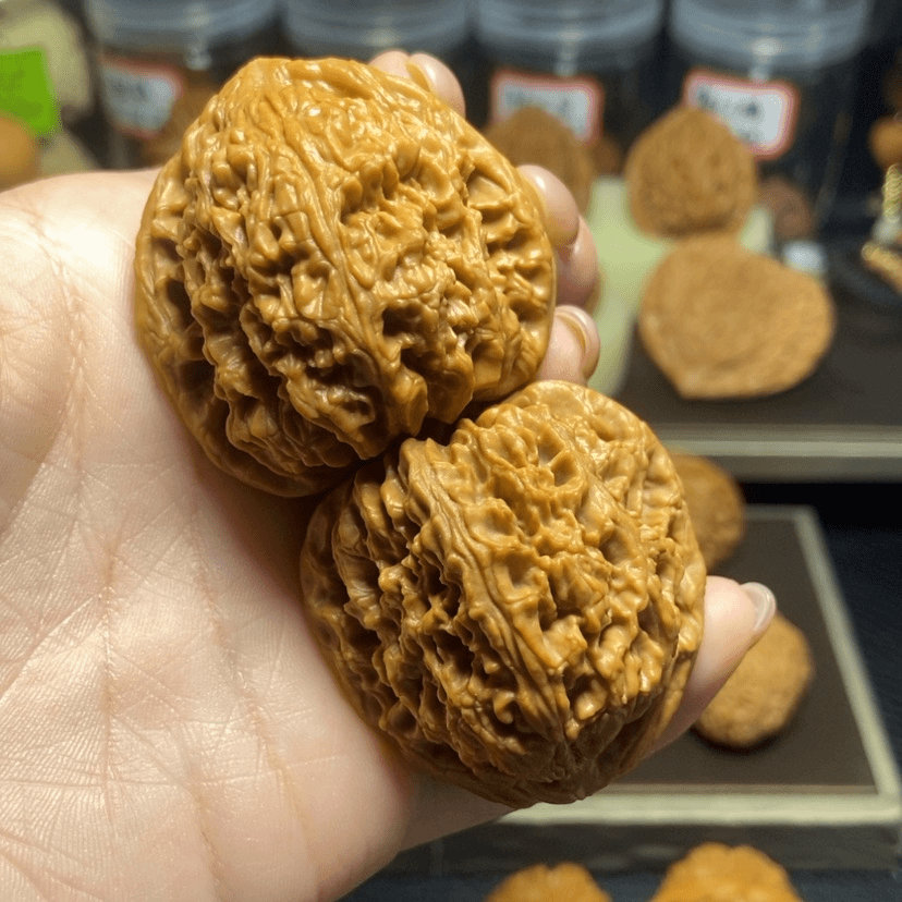 【闪购商品】文玩核桃吊坠温**玉