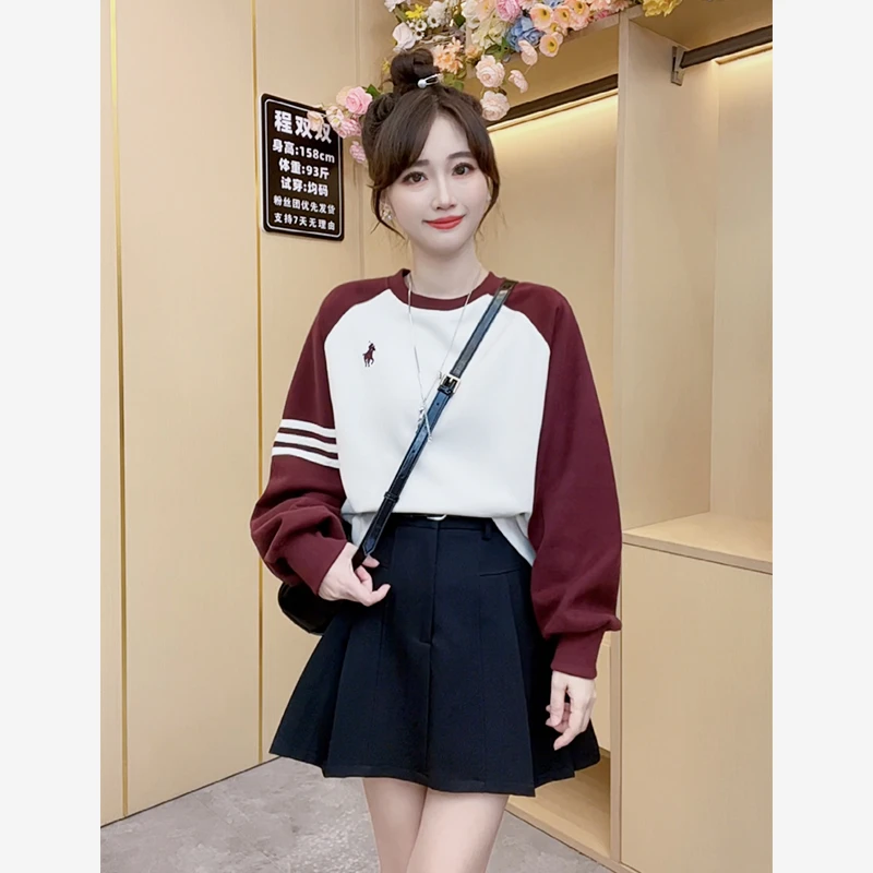 重工刺绣拼接圆领套头卫衣女2024秋季新款休闲百搭插肩袖长袖上衣