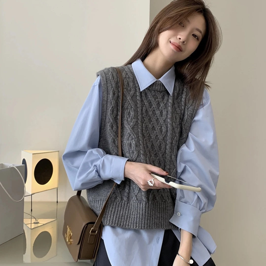 初秋简约温柔软糯小众麻花纹圆领粗针叠穿毛衣针织马甲背心上衣厚