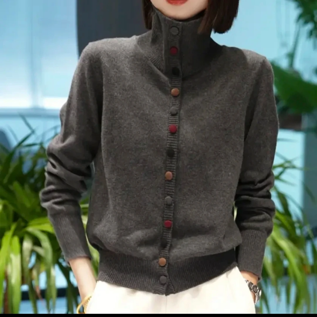 2024秋冬新款高领彩扣真开衫气质针织衫毛衣女上衣