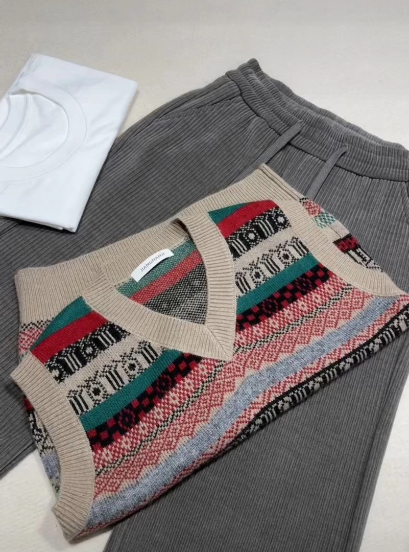 米蓝家复古提花V领马甲背心690