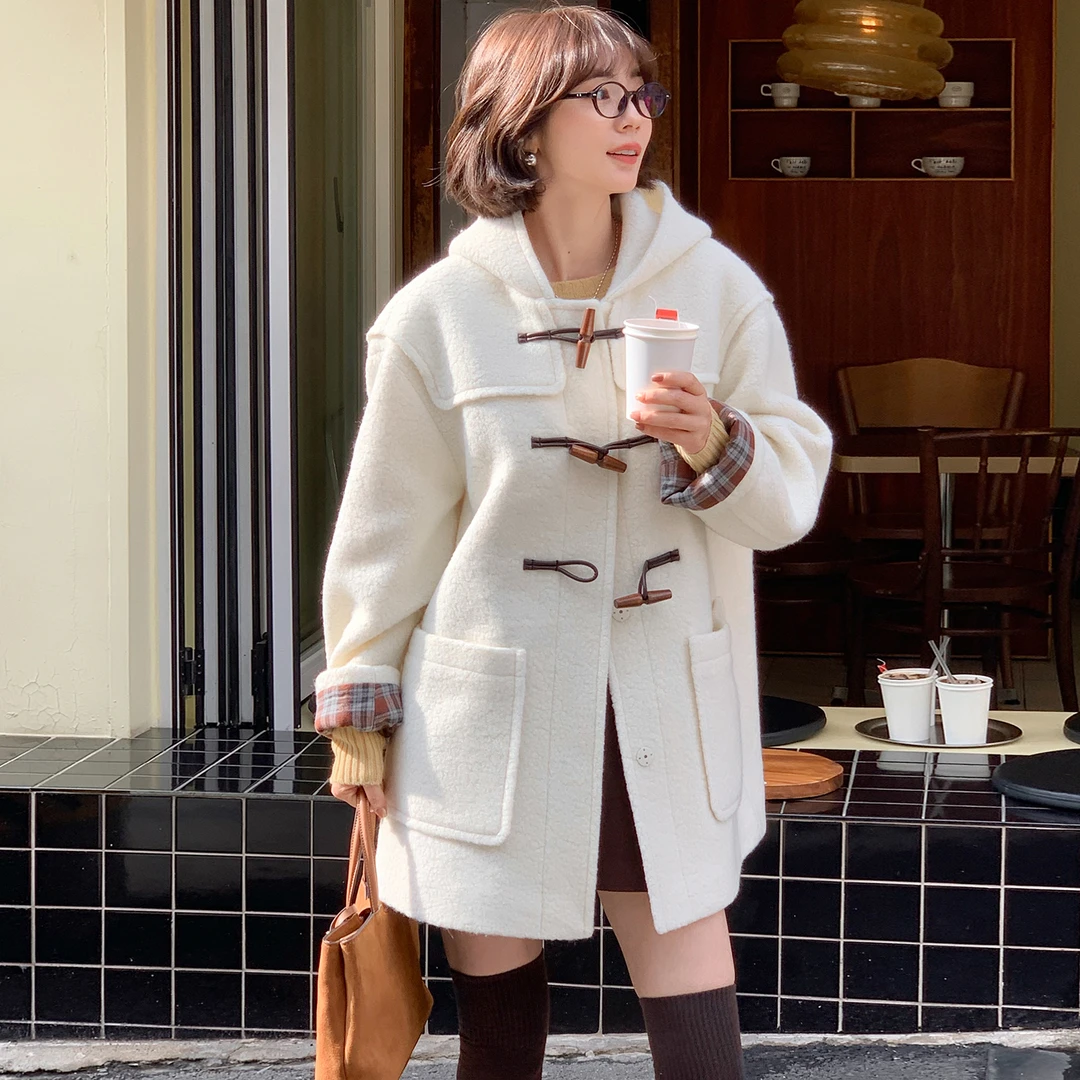 现货-【初雪印象】FS411W014牛角扣连帽大衣