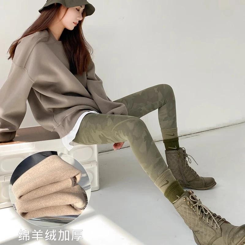 鲨鱼裤女外穿加绒秋冬季2025新款高腰收腹迷彩瑜伽加厚芭比打底裤
