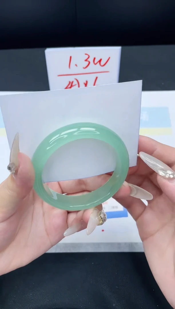 【闪购商品】石英质玉手镯未镶嵌90-54.4