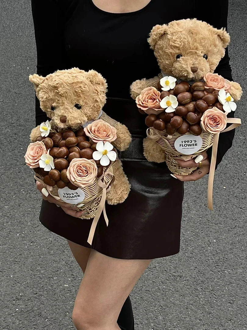 东方家 泰迪熊冰激凌杯板栗熊花篮鲜花玫瑰插花仙子之吻抱抱桶