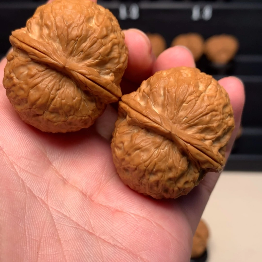 【闪购商品】桃核吊坠牛*！