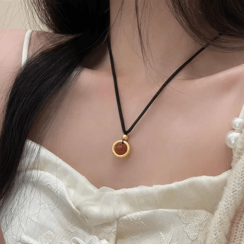 合金项链 转运珠相思红豆项链女款编织简约气质平安扣 复古感挂坠