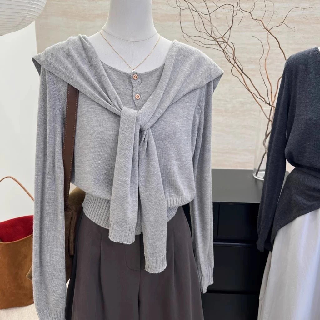 2024年秋季休闲慵懒风披肩两件套针织衫女高级感气质灰色长袖上衣