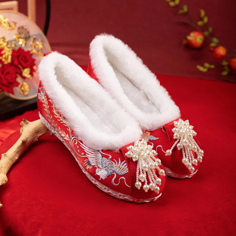 黛颜棉鞋女2022新款冬季加绒汉服绣花鞋结婚平底流苏汉元素婚鞋