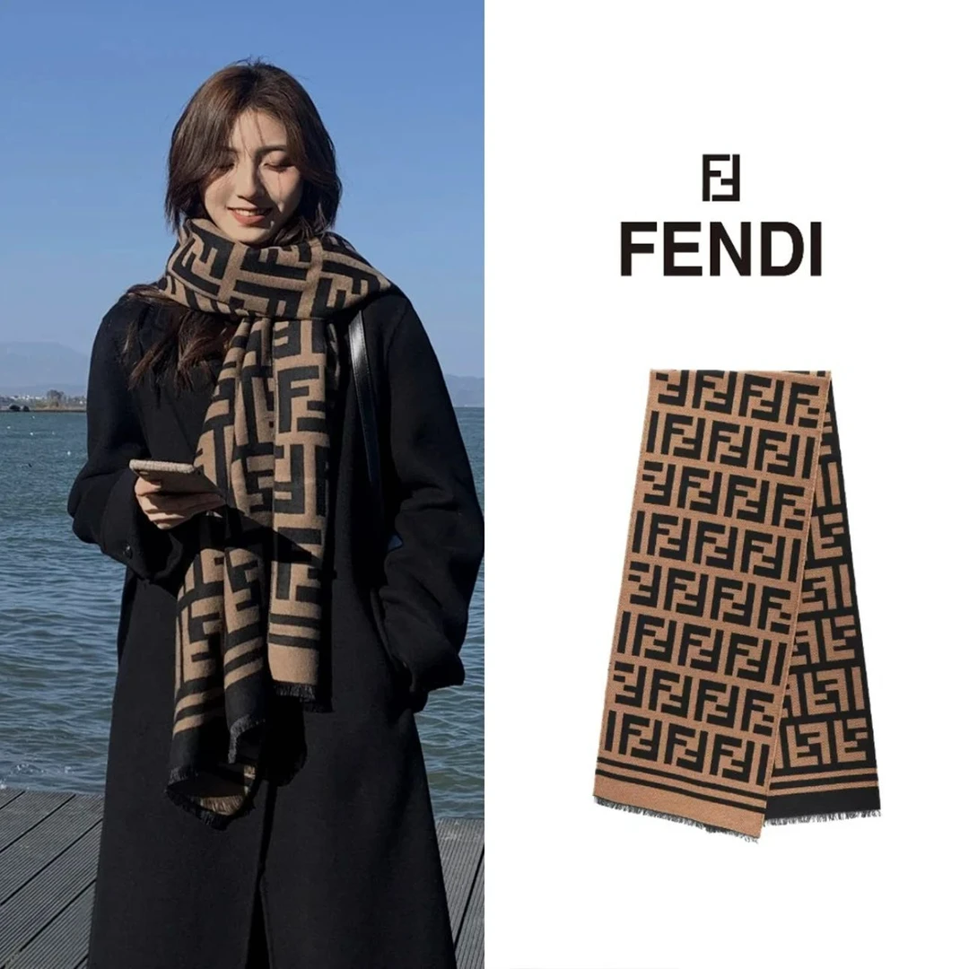 FENDI芬迪深棕老花针织围巾