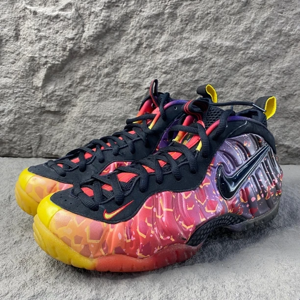 44码/市场价3439/Nike 小行星熔岩喷 喷泡 复古篮球鞋 二手无盒