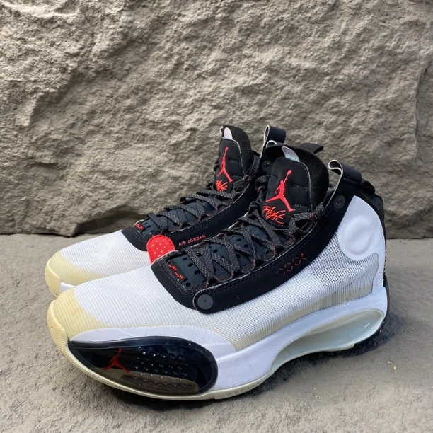 41码/市场价1469/Nike AJ34 首发色 黑白 bred 篮球鞋 二手无盒