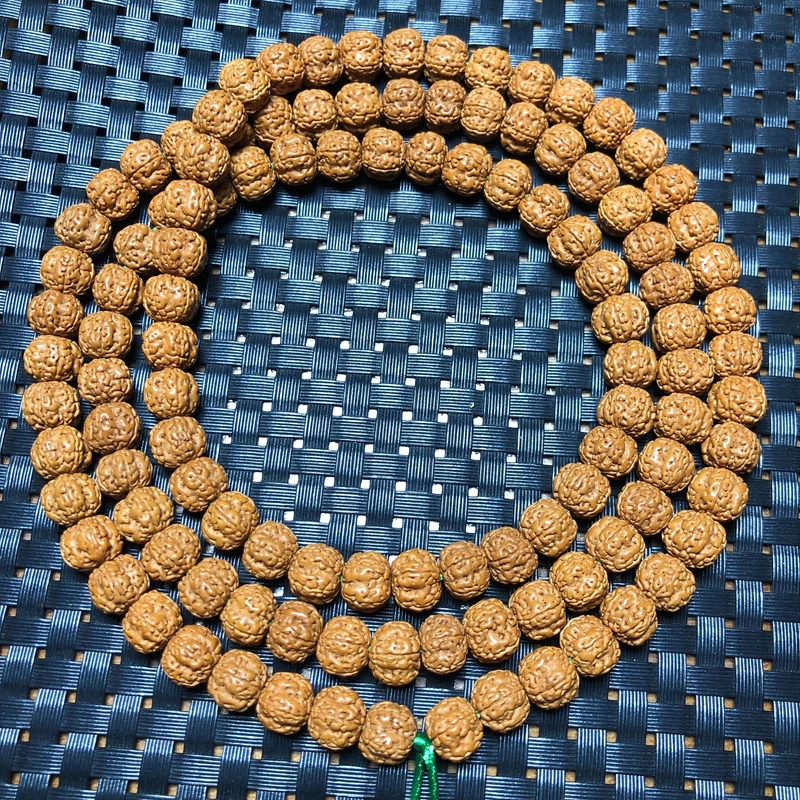 金刚菩提珠串花王梅花小金刚脖挂深清品相不错每个瓣线之间带沟壑